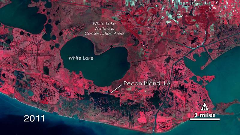 Satellitenbild derselben Gegend im Jahr 2011 mit deutlich mehr offenem Wasser